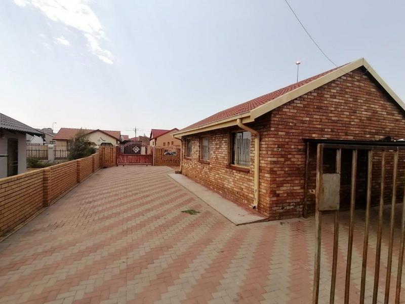 3 Bedroom Property for Sale in Mabopane North West